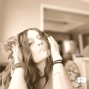 Meet your Posher, Dee